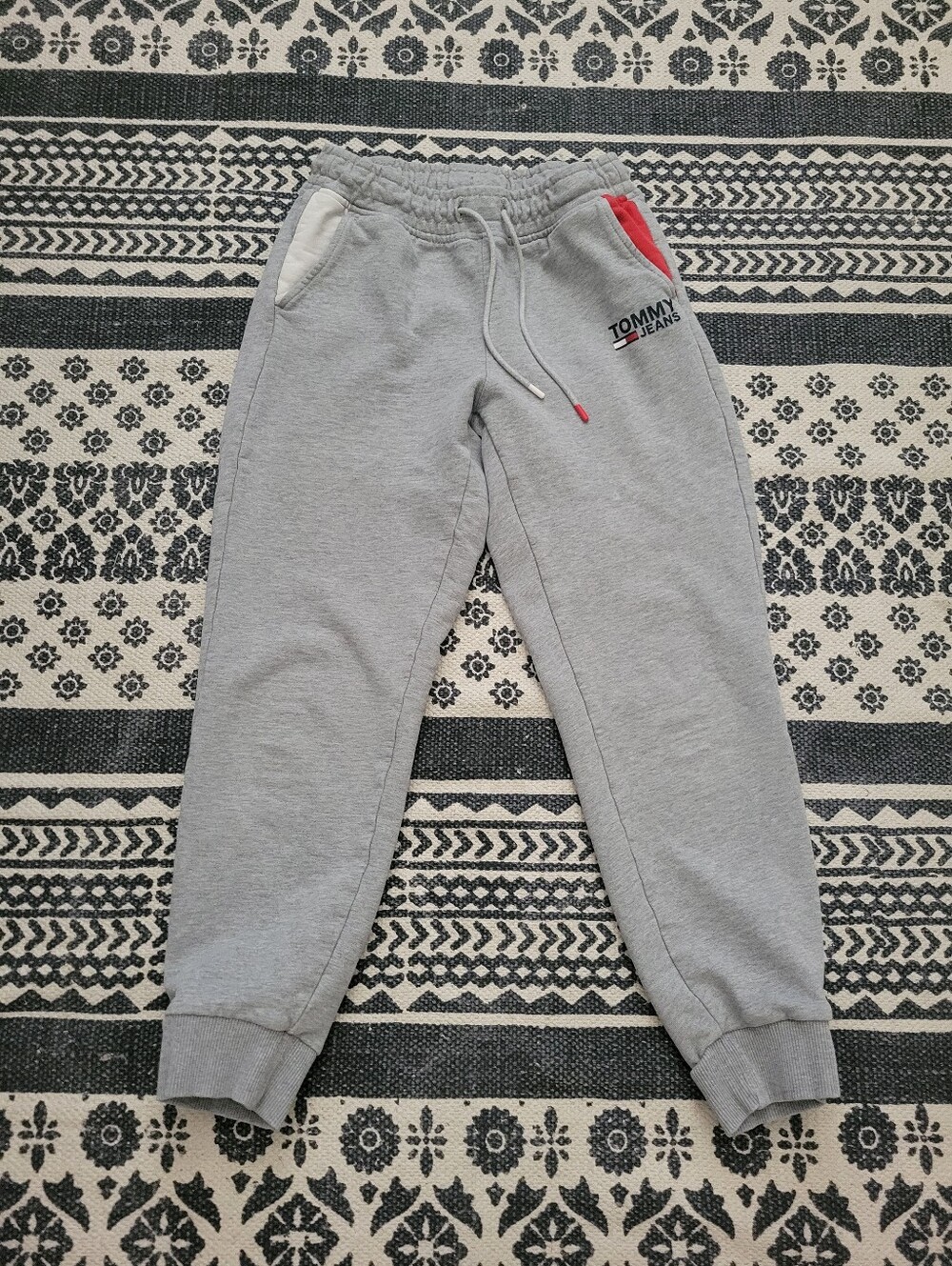 Tommy Hilfiger Gray Sweatpants with Red Accent Size Xs